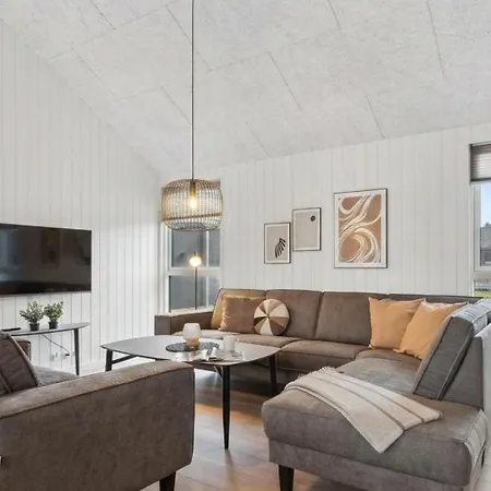 Villavilla 966 - Marielyst, Lollandfalstermon